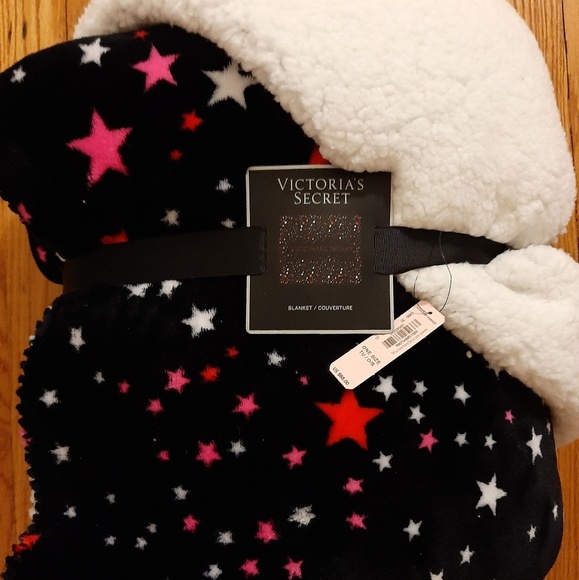 Victoria's Secret Other - Victoria's Secret Plush throw